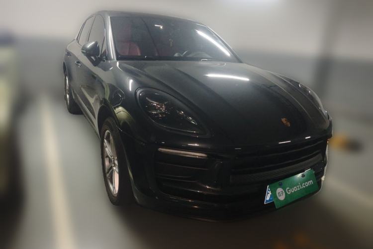Used Porsche Macan 2024 Macan 2.0T Front Right 45 Deg