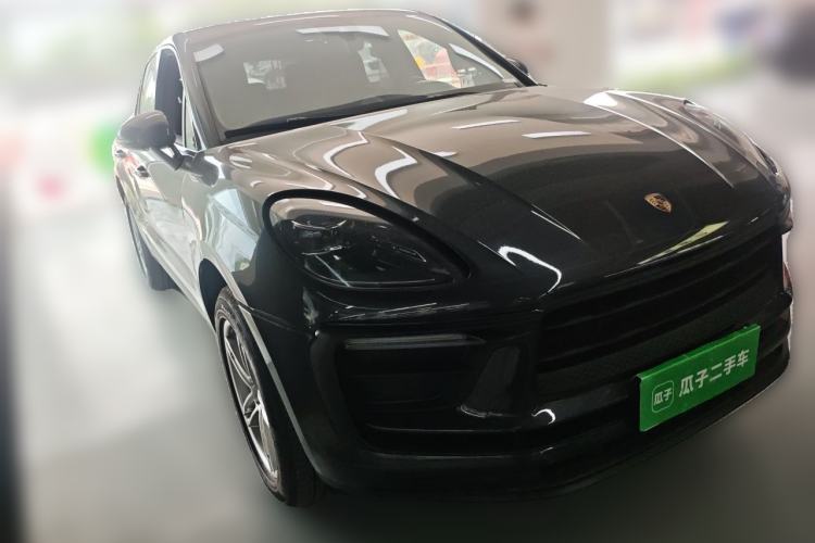 Used Porsche Macan 2024 Macan 2.0T Front Right 45 Deg