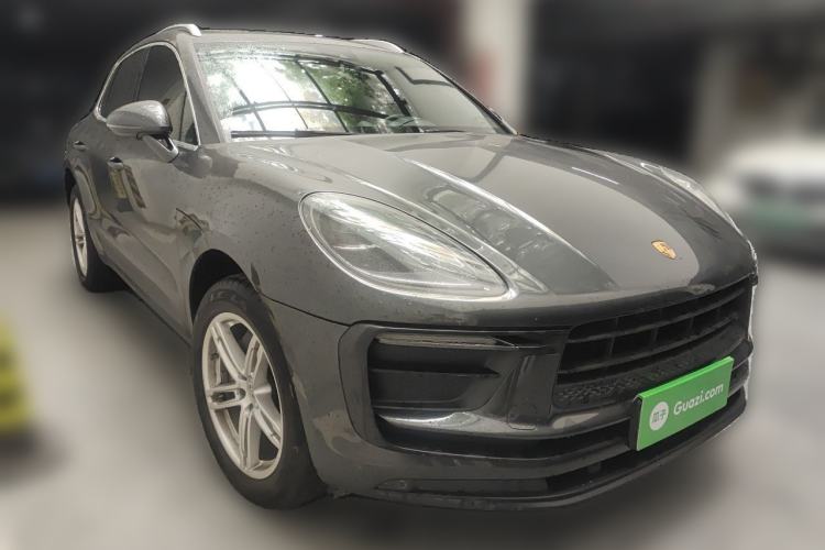 Used Porsche Macan 2024 Macan 2.0T Front Right 45 Deg