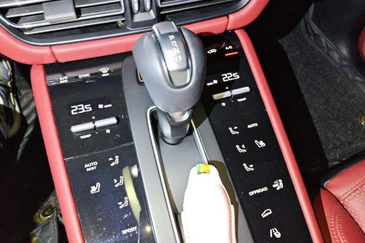 Used Porsche Macan 2024 Macan 2.0T Gear Lever