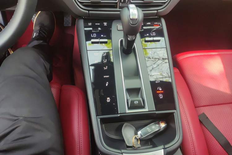 Used Porsche Macan 2024 Macan 2.0T Gear Lever
