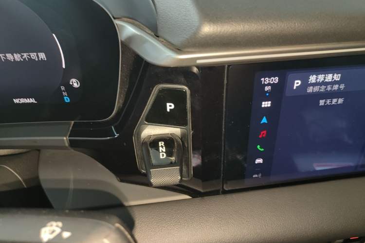Used Porsche Macan 2024 Macan 4 Gear Lever
