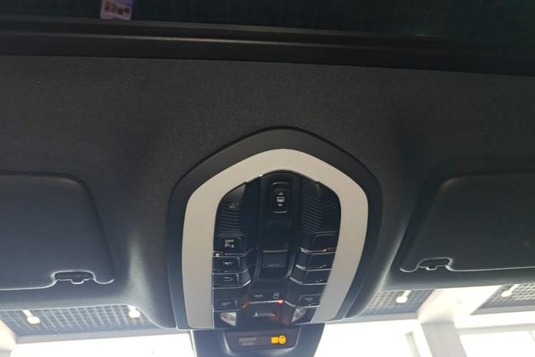 Used Porsche Macan 2024 Macan 2.0T Headliner