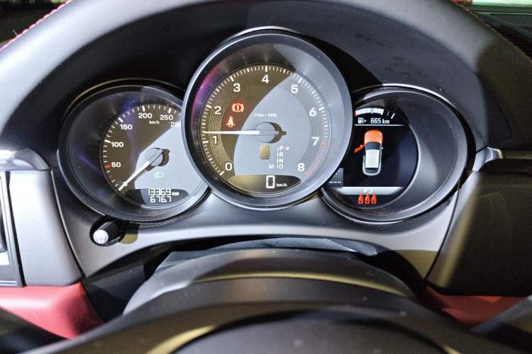 Used Porsche Macan 2024 Macan 2.0T Instrument Cluster