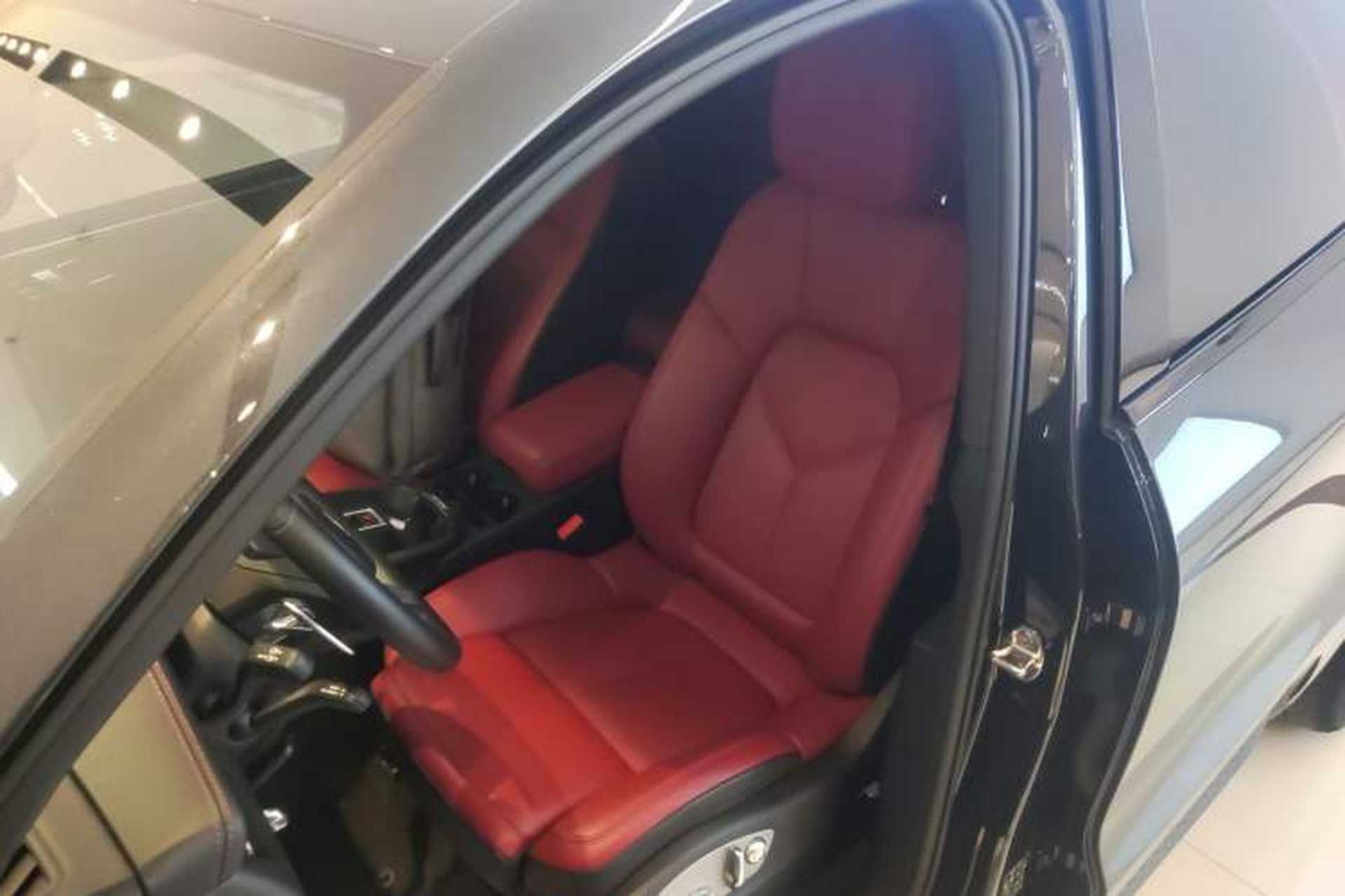 Used Porsche Macan 2024 Macan 2.0T Left Front Seat