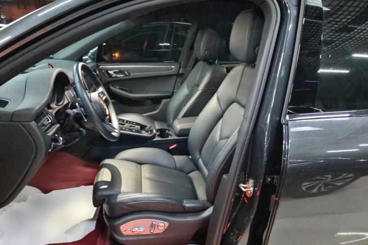 Used Porsche Macan 2024 Macan 2.0T Left Front Seat