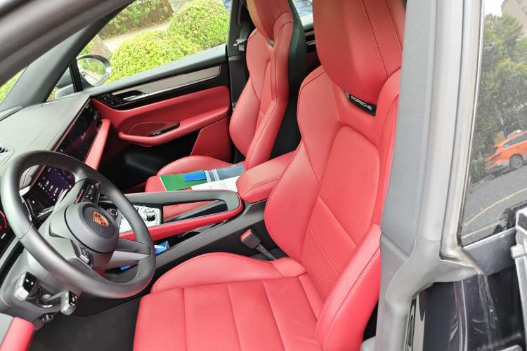 Used Porsche Macan 2024 Macan 4 Left Front Seat