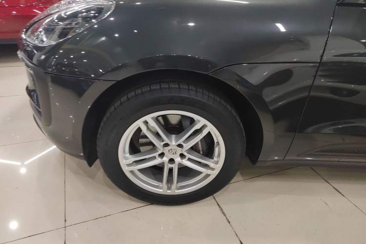 Used Porsche Macan 2024 Macan 2.0T Left Front Wheel Hub