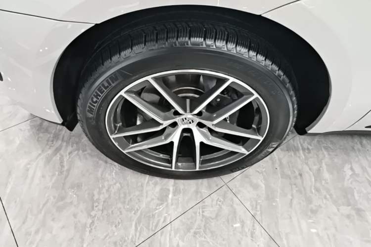 Used Porsche Macan 2024 Macan 2.0T Left Front Wheel Hub