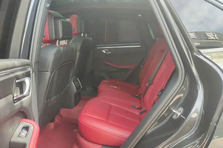Used Porsche Macan 2024 Macan 2.0T Left Rear Seat