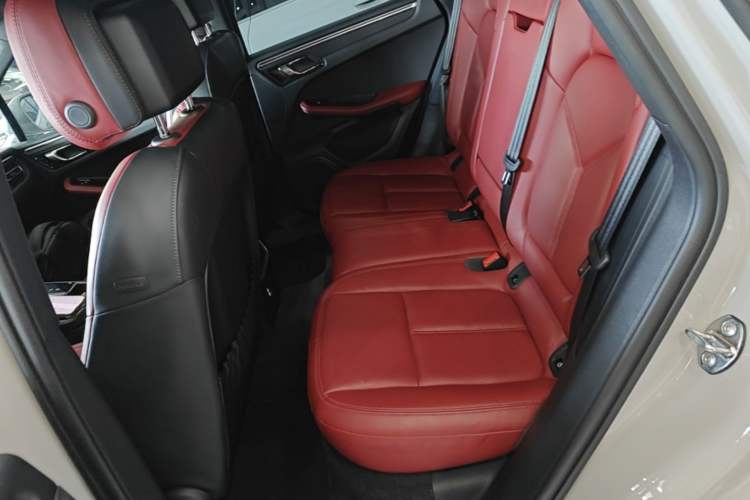 Used Porsche Macan 2024 Macan 2.0T Left Rear Seat