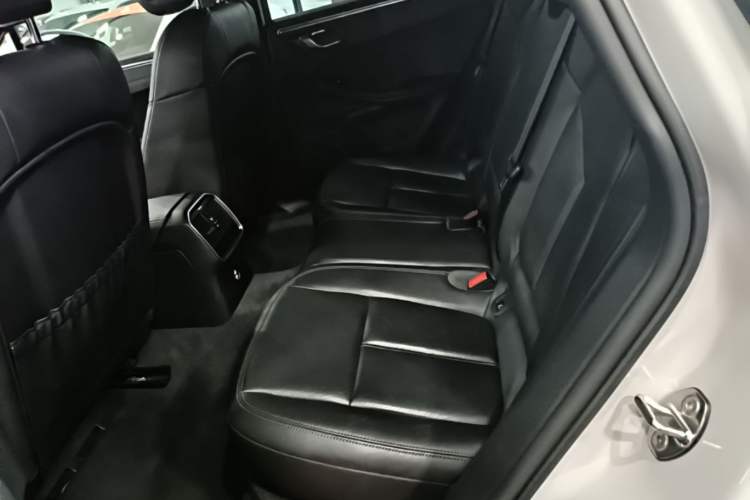 Used Porsche Macan 2024 Macan 2.0T Left Rear Seat