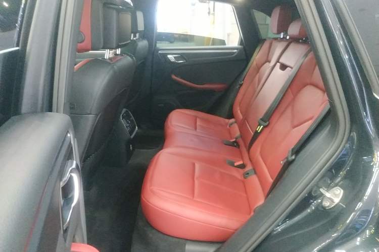 Used Porsche Macan 2024 Macan 2.0T Left Rear Seat
