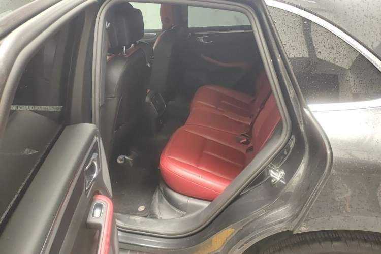 Used Porsche Macan 2024 Macan 2.0T Left Rear Seat