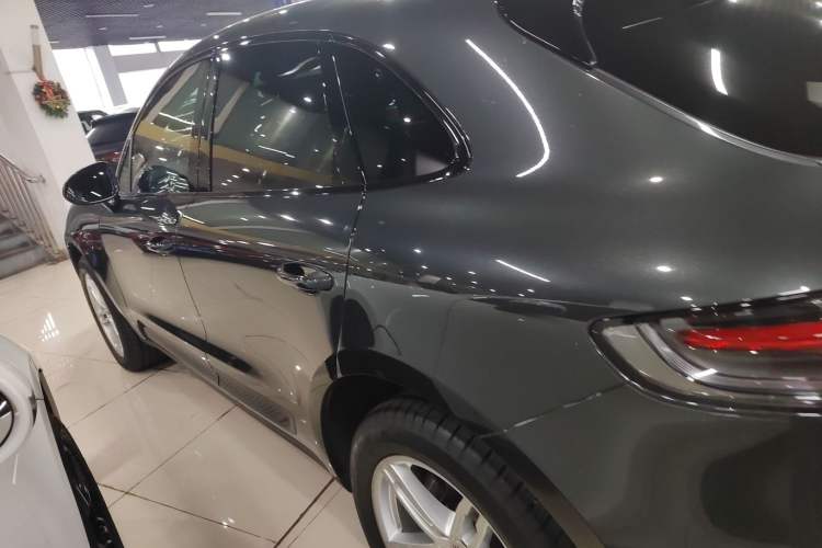 Used Porsche Macan 2024 Macan 2.0T Left Side