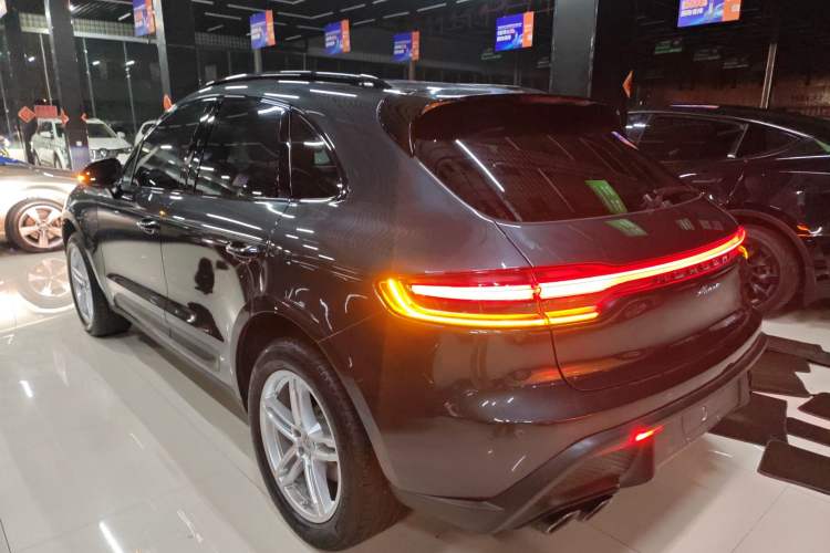 Used Porsche Macan 2024 Macan 2.0T Left Side