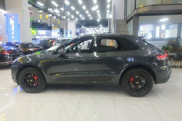 Used Porsche Macan 2024 Macan 2.0T Left Side