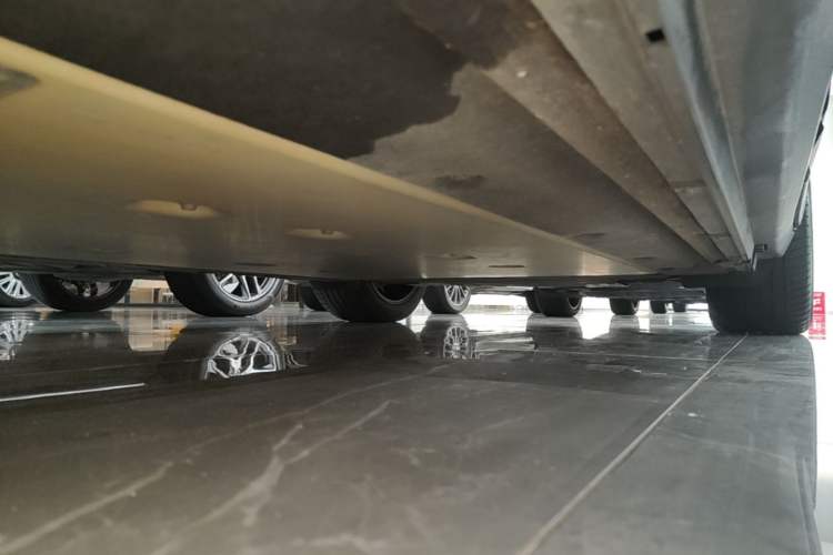 Used Porsche Macan 2024 Macan 4 Left Side Sill