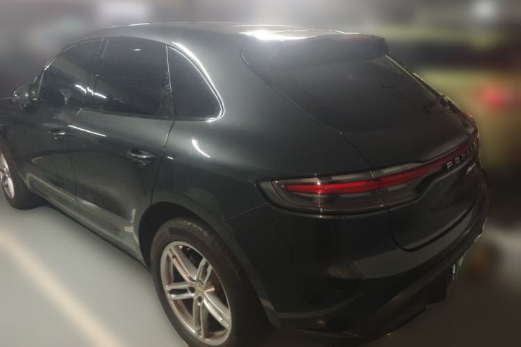Used Porsche Macan 2024 Macan 2.0T Rear Left 45 Deg