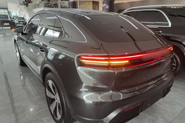 Used Porsche Macan 2024 Macan 4 Rear Left 45 Deg