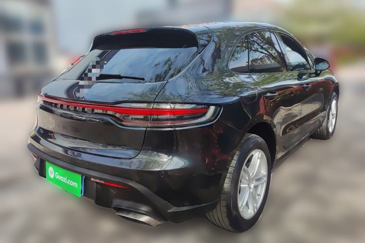 Used Porsche Macan 2024 Macan 2.0T Rear Right 45 Deg