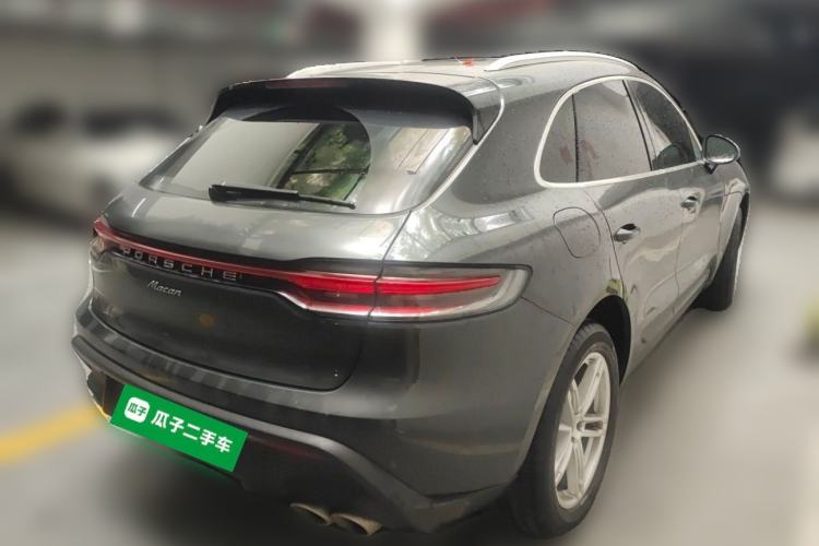 Used Porsche Macan 2024 Macan 2.0T Rear Right 45 Deg