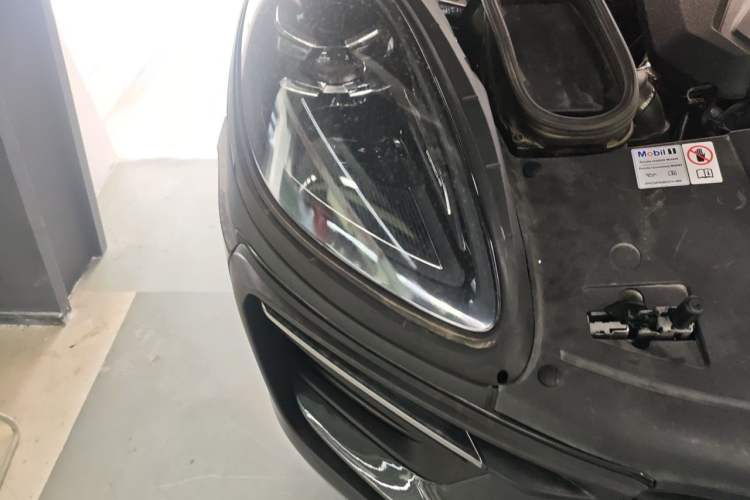 Used Porsche Macan 2024 Macan 2.0T Right Front Headlight