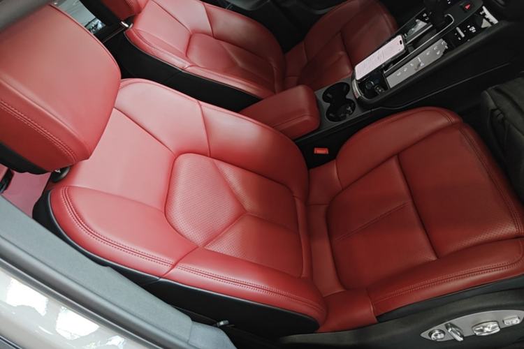 Used Porsche Macan 2024 Macan 2.0T Right Front Seat