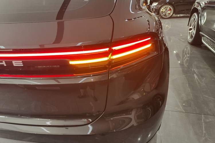 Used Porsche Macan 2024 Macan 4 Right Rear Taillight