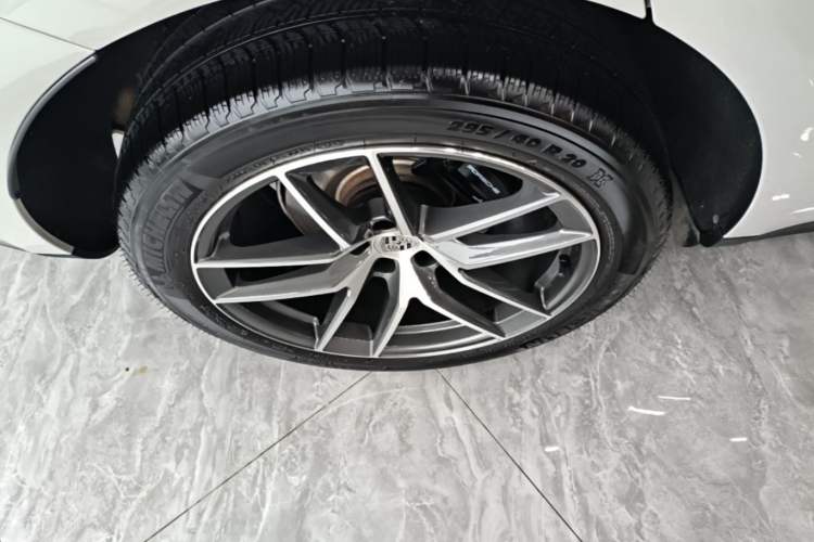 Used Porsche Macan 2024 Macan 2.0T Right Rear Wheel Hub