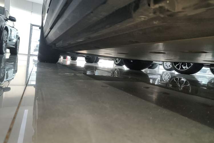Used Porsche Macan 2024 Macan 4 Right Side Sill