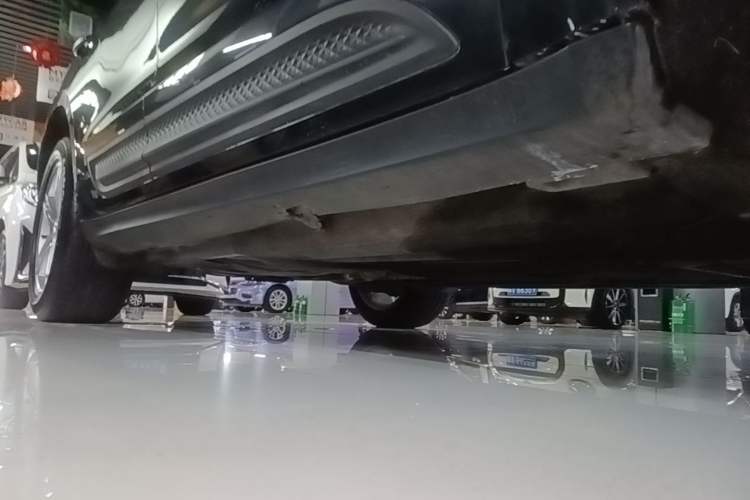 Used Porsche Macan 2024 Macan 2.0T Right Side Sill