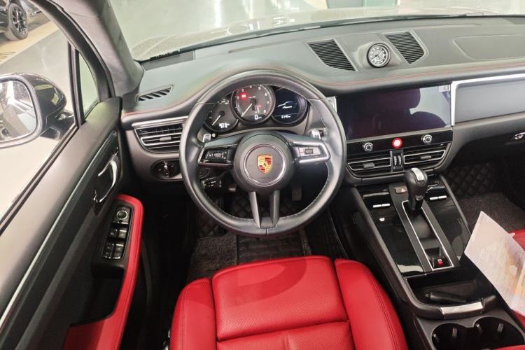 Used Porsche Macan 2024 Macan 2.0T Steering Wheel