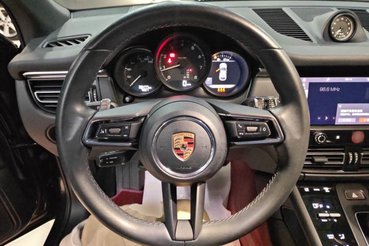 Used Porsche Macan 2024 Macan 2.0T Steering Wheel