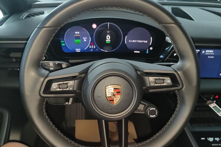 Used Porsche Macan 2024 Macan 4 Steering Wheel