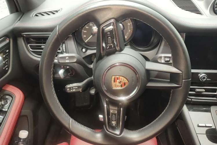 Used Porsche Macan 2024 Macan 2.0T Steering Wheel