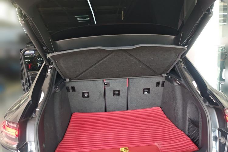 Used Porsche Macan 2024 Macan 2.0T Trunk