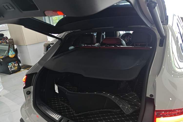 Used Porsche Macan 2024 Macan 2.0T Trunk