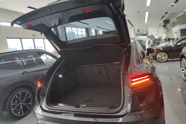 Used Porsche Macan 2024 Macan 4 Trunk