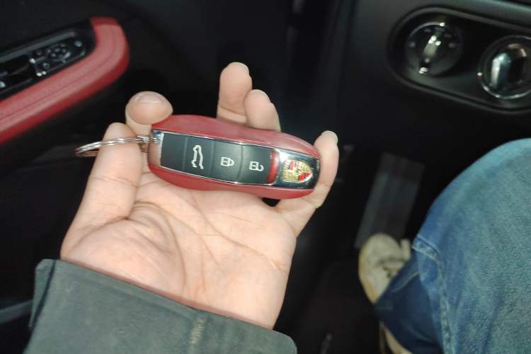 Used Porsche Macan 2024 Macan 2.0T Vehicle Key