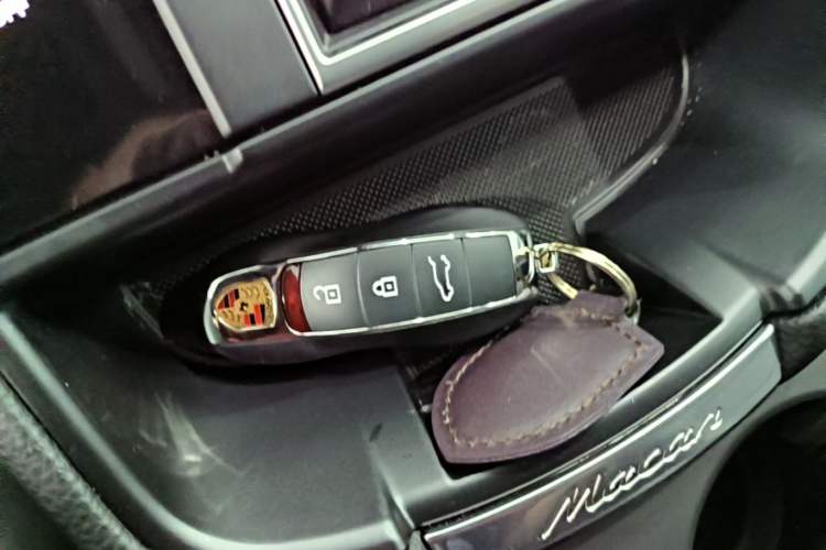 Used Porsche Macan 2024 Macan 2.0T Vehicle Key