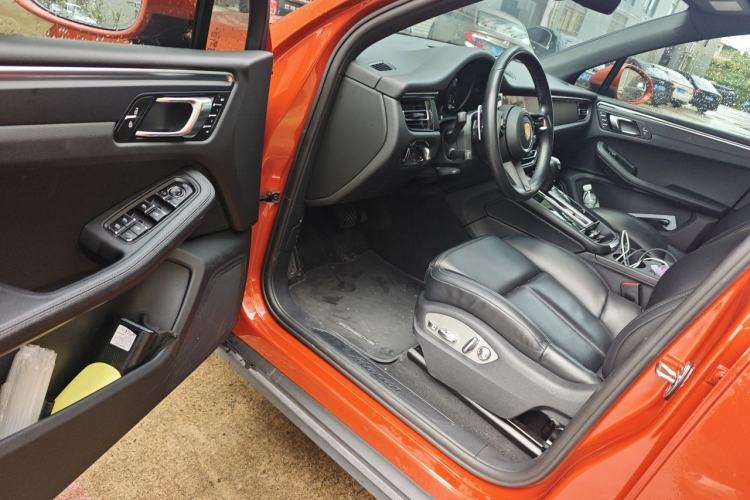 Used Porsche Macan 2024 Macan 2.0T Driver Seat