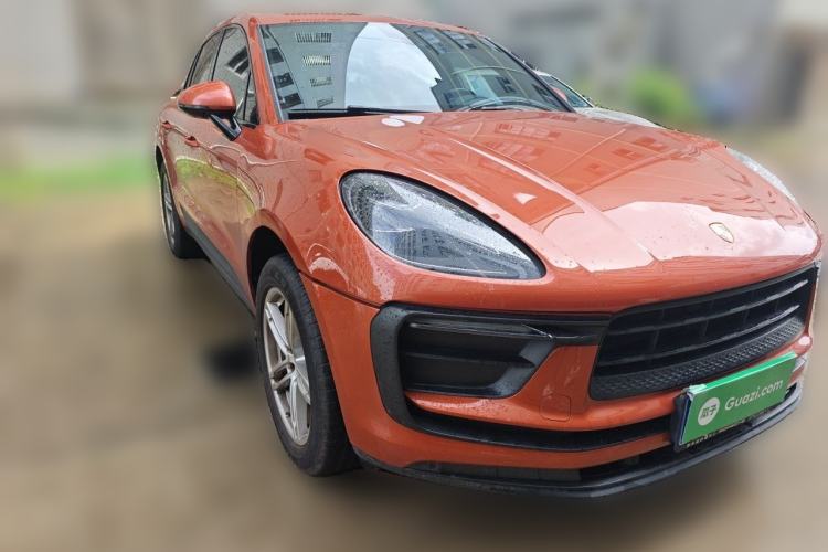 Used Porsche Macan 2024 Macan 2.0T Front Right 45 Deg