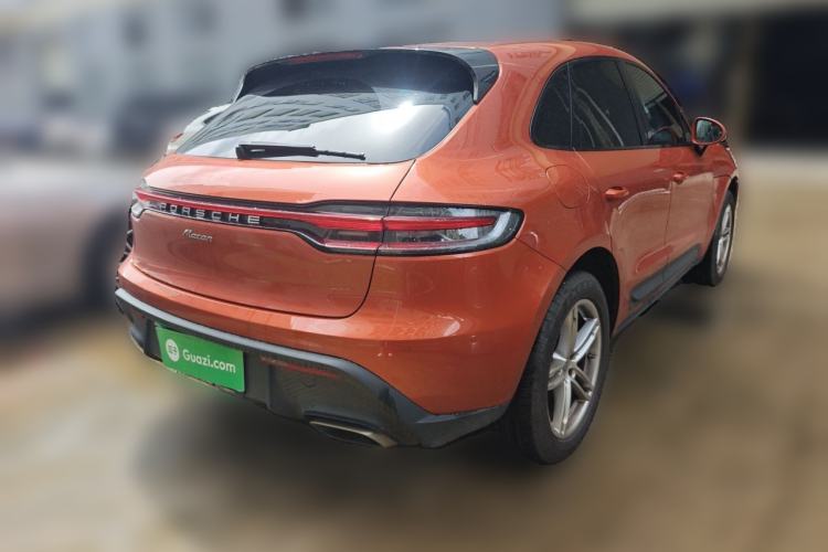 Used Porsche Macan 2024 Macan 2.0T Rear Right 45 Deg