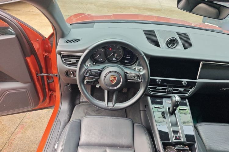 Used Porsche Macan 2024 Macan 2.0T Steering Wheel