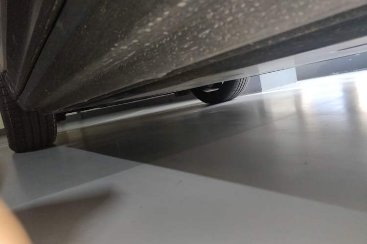 Used Porsche Macan 2024 Macan Long Range Edition Chassis Front Left