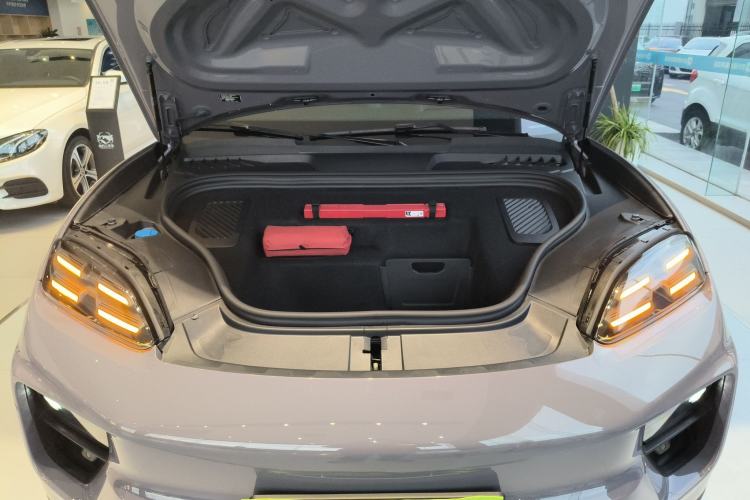 Used Porsche Macan 2024 Macan Long Range Edition Engine Bay