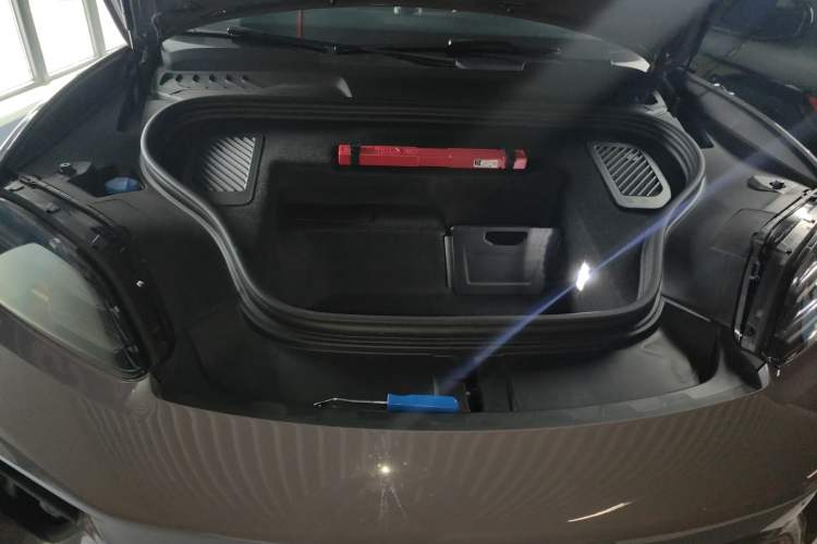 Used Porsche Macan 2024 Macan Long Range Edition Engine Bay