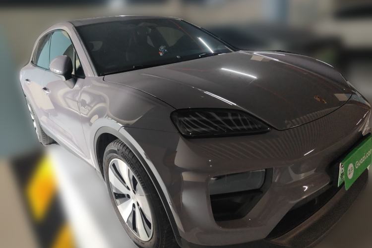 Used Porsche Macan 2024 Macan Long Range Edition Front Right 45 Deg