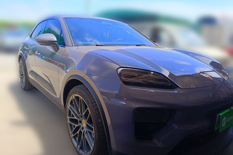 Used Porsche Macan 2024 Macan Long Range Edition Front Right 45 Deg